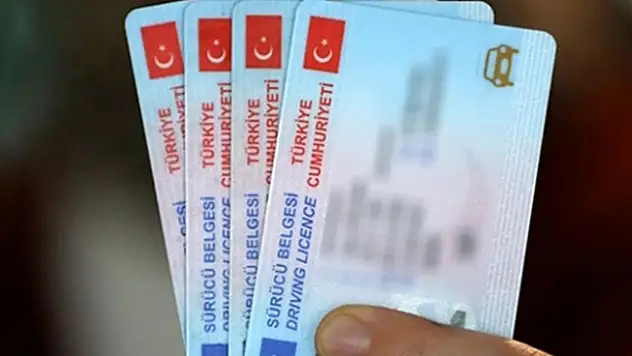 Ehliyet ve kimlikte yeni dönem! Resmen duyuruldu...