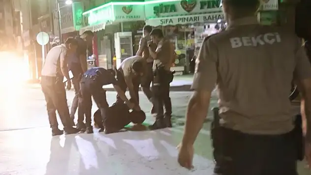 Ehliyetsiz motosiklet kullanan çocuklar kovalamacada yakalandı
