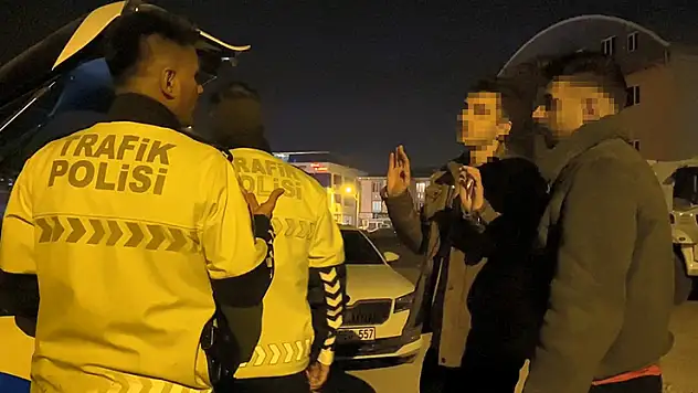 Ehliyetsiz yakalanınca hastaneye gittiğini öne sürdü 18 bin 678 TL ceza kesildi