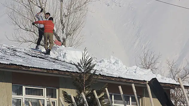 Ekmek kapısı olan kar, az daha ölümüne neden oluyordu