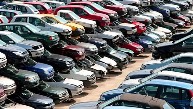 Ekonomik ömrünü doldurmuş otomobiller ihaleyle satılacak
