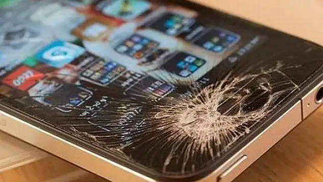 Ekranı çatlayan telefonlar tarih oluyor