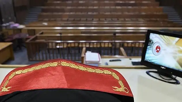 Ekrem İmamoğlu'nun diplomasının sahte olduğu iddiasıyla yargılandığı davada ara karar