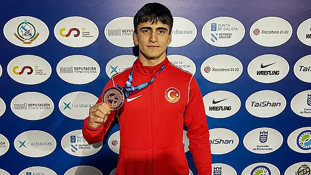 Ekrem Taşkınoğlu dünya üçüncüsü