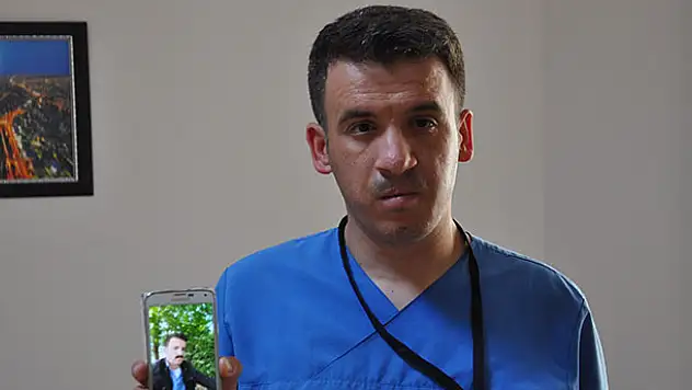 Ektirdiği bıyığından 'kız istemek için' vazgeçti