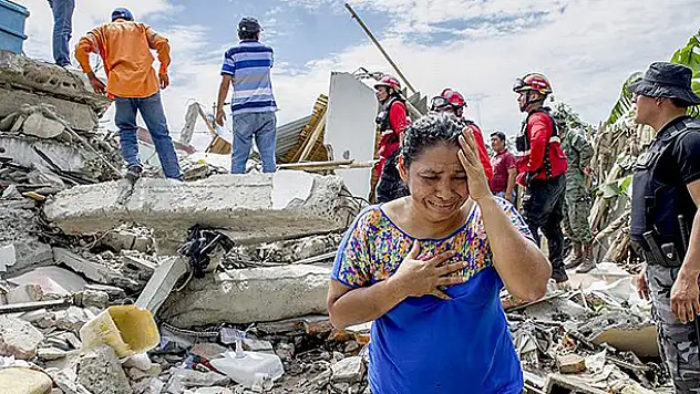 Ekvador'daki depremde ölü sayısı 272'ye yükseldi
