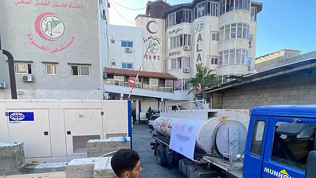El-Avde Hastanesi Müdürü'nden yakıtlarının tükenmesi nedeniyle hayati hizmetlerinin yarın duracağı uyarısı