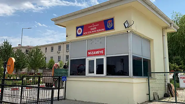 Elazığ Açık Cezaevine giren zanlılar, husumetlilerini silahla yaraladı
