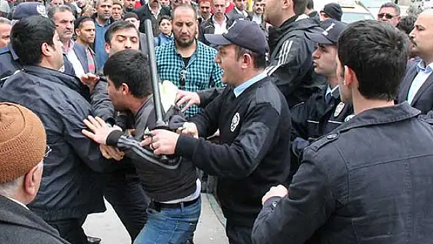 Elazığ'da seyyar satıcı gerginliği: 1 yaralı