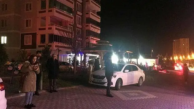 Elazığ'daki 6,5'lik depremin ardından sarsıntılar sürüyor