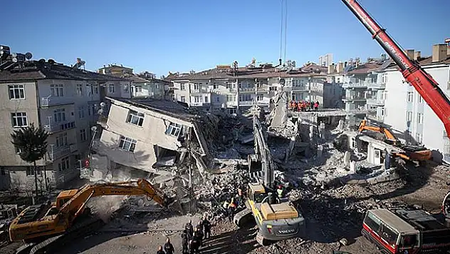 Elazığ depreminde can kaybı 41'e yükseldi
