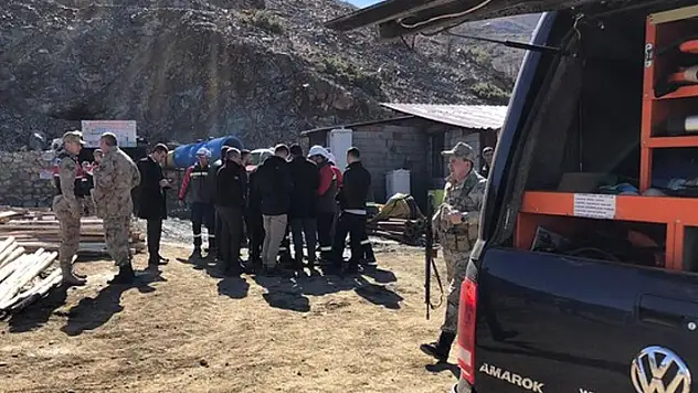 Elazığ'da krom madeninde göçük: 4 işçi kurtarıldı
