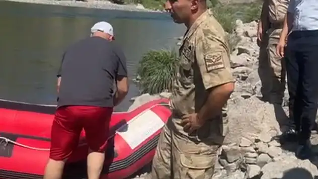 Elazığ'da nehre giren öğretmen boğuldu