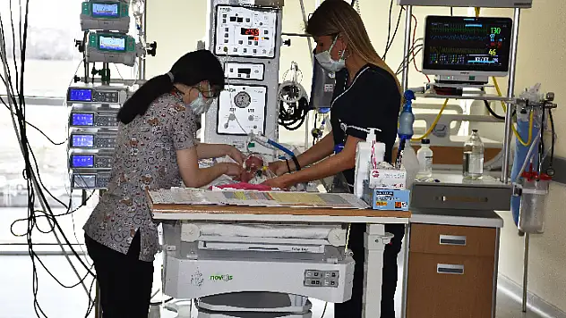 Elazığlı Buğlem bebek, Konya'da ameliyat edildi
