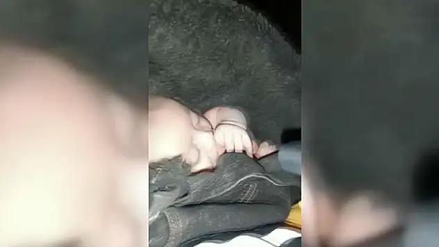 Elbistan'da 48 saat sonra kurtarılan 2 aylık bebek enkazdan elini emerek çıktı
