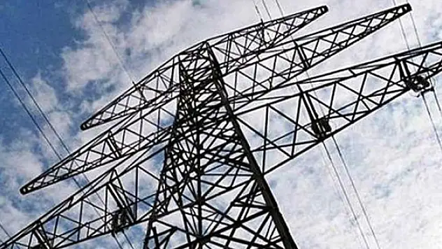 Elektrik kesintileri  vatandaşı zorda bırakıyor