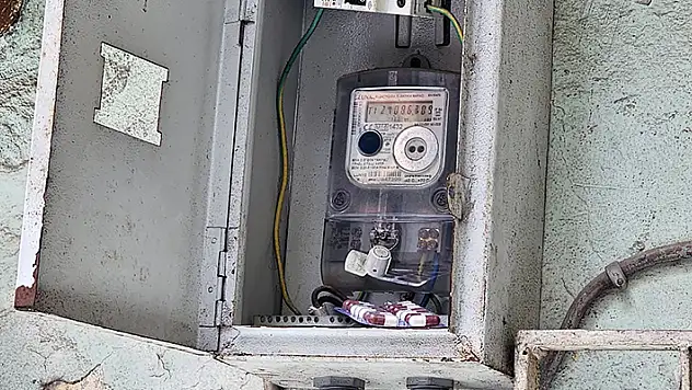 Elektrik panosundan 935 uyuşturucu hap çıktı
