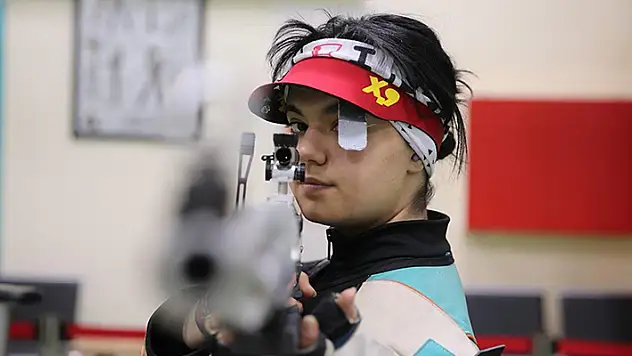 Elif Berfin Altun, atıcılıkta gençler Türkiye rekoru kırdı
