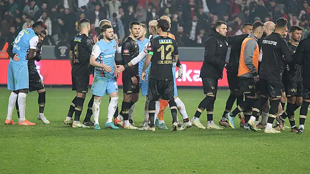 ELİMİZDE SADECE LİG KALDI!
