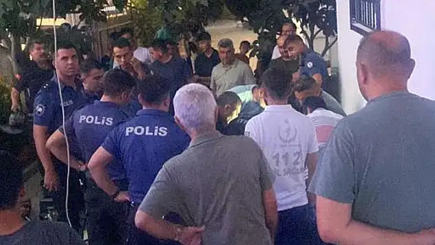 Elini kaptırdığı kıyma makinesiyle ameliyata alındı
