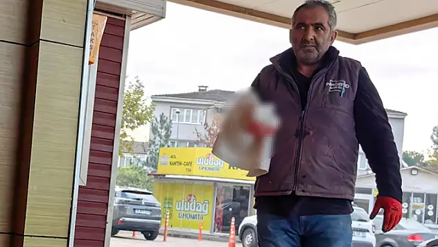 Elini kesim makinesine kaptıran işçinin 4 parmağı koptu

