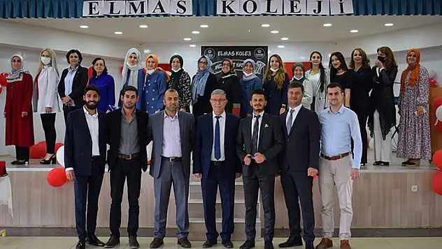 Elmas Kolejinde mezuniyet coşkusu
