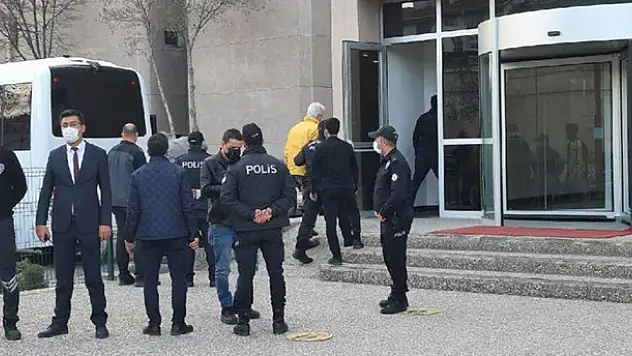 Emekli amiraller serbest bırakıldı!