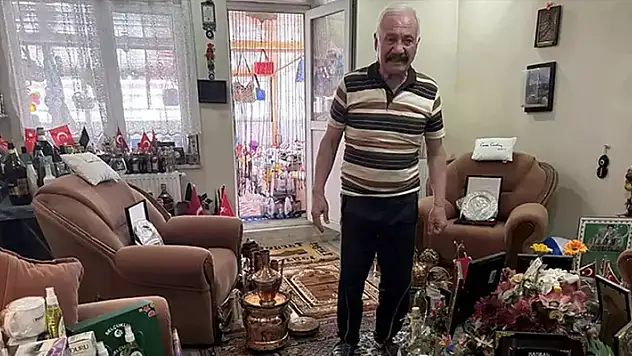 Emekli bankacının şaşırtan hobisi! Ne var ne yok evine topladı
