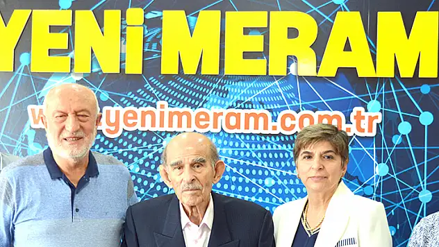 Emekli eğitimci Yılmaz'dan gazetemize anlamlı hediye
