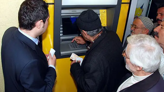 Emekli maaşları arefe günü ödenecek