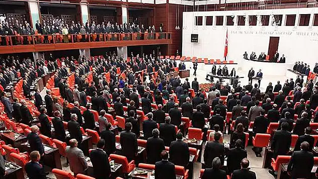 Emekli milletvekillerine rekor maaş!