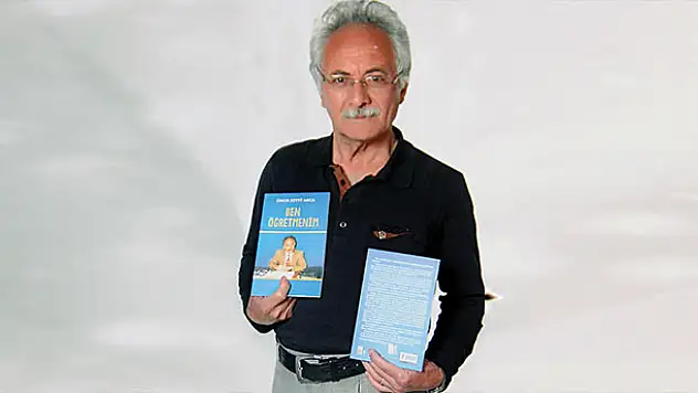 Emekli öğretmen, 67 yıllık yaşamını mısralara döktü