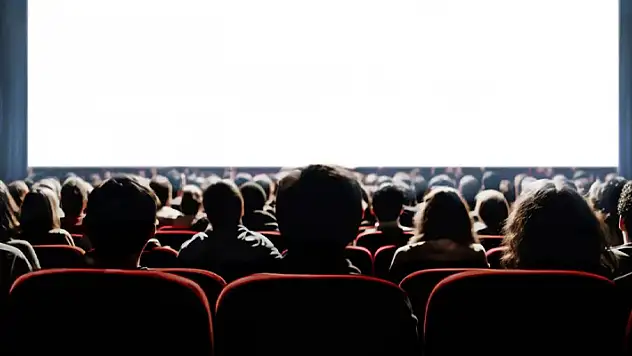 Emeklilere sinema salonlarında yüzde 30 indirim
