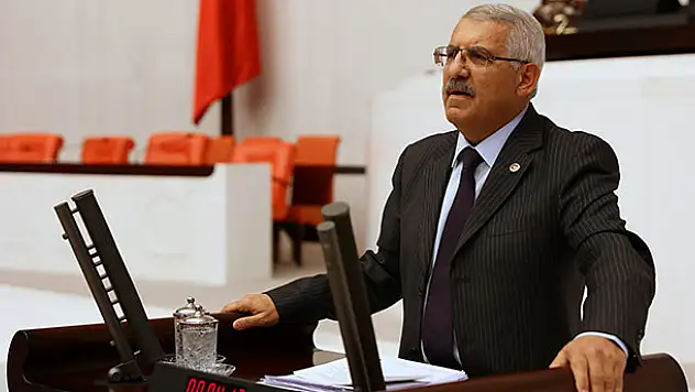 Emeklilerin bayram ikramiyeleri artırılmalı