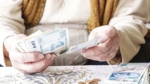 Emeklilerin ocak ayı zammı belli olmaya başladı! İşte 2019'da emekli maaşları