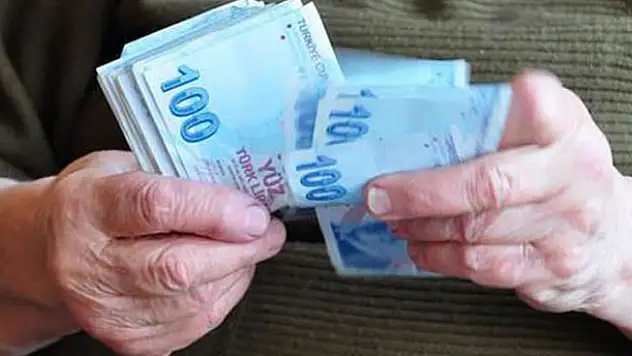 Emeklilikte yaşa takılanlar ile ilgili flaş açıklama!