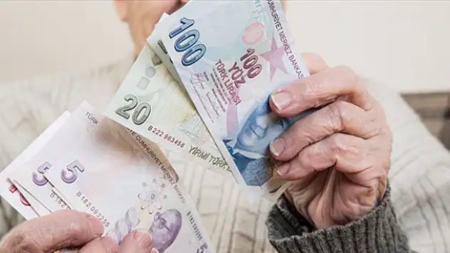 Emeklilikte yaşa takılanlara ilgili önemli açıklama