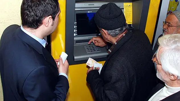 Emeklilikte yaşa takılanların merak ettiği tüm sorular ve yanıtları
