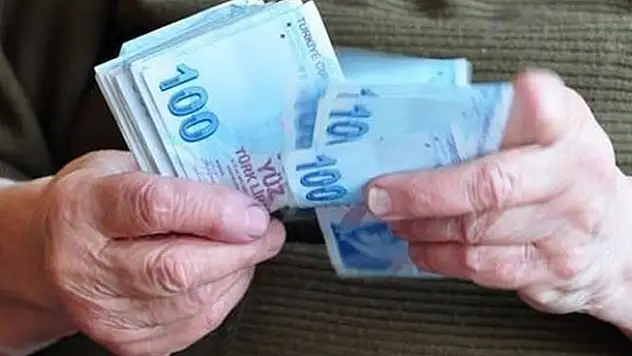 Emeklinin en düşük maaşı bin 565 lira olacak