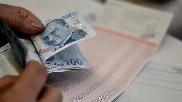 Emekliye 2 bin 62 lira!