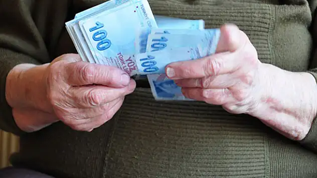Emekliye 3 bin 407 TL