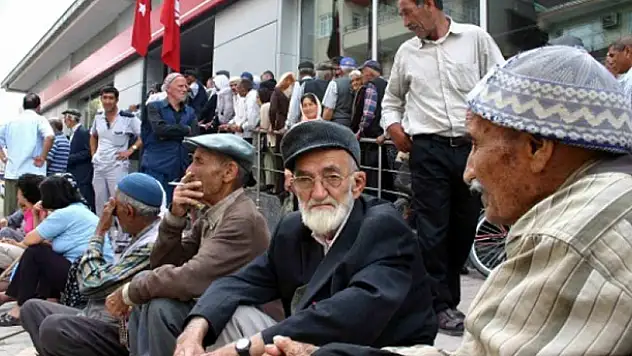 Emekliye 428 lira zam