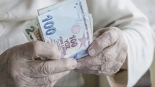 Emekliye bin lira! Emekli maaşı promosyon ücreti artıyor...