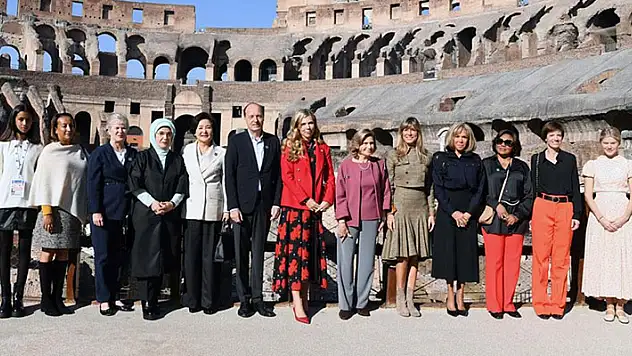 Emine Erdoğan, G-20 Liderler Zirvesi'nin yapıldığı Roma'da lider eşleriyle bir araya geldi