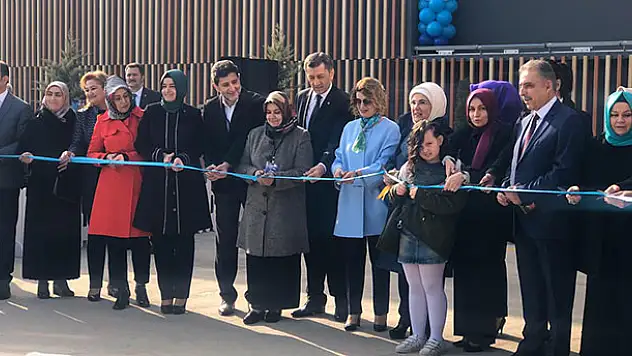 Emine Erdoğan, Konya'da Selçuklu Otizmli Bireyler Eğitim Merkezini açtı
