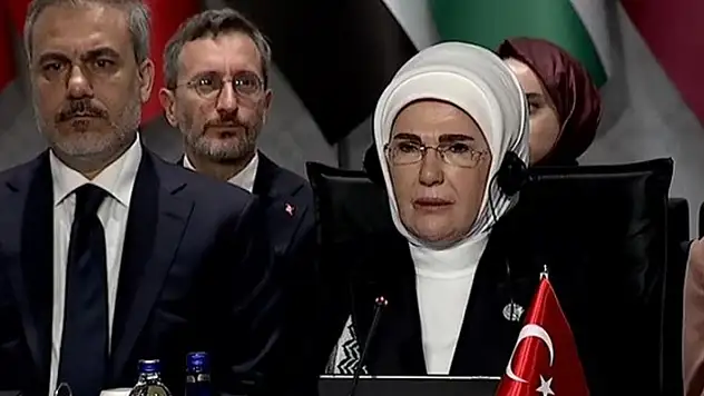 Emine Erdoğan: Tarihin vicdanı zalimin yanında olmaz
