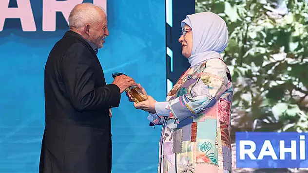 Emine Erdoğan'dan 'Orman Dede' olarak bilinen Rahim Demirbaş için taziye mesajı
