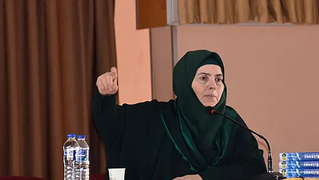 Emine Şenlikoğlu Seydişehir'de