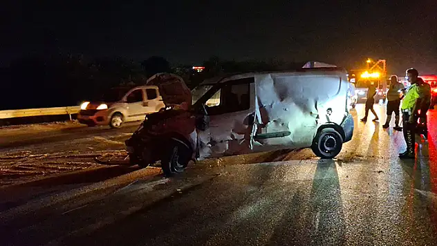 Emniyet kemeri hayat kurtardı 1 ölü, 1 yaralı
