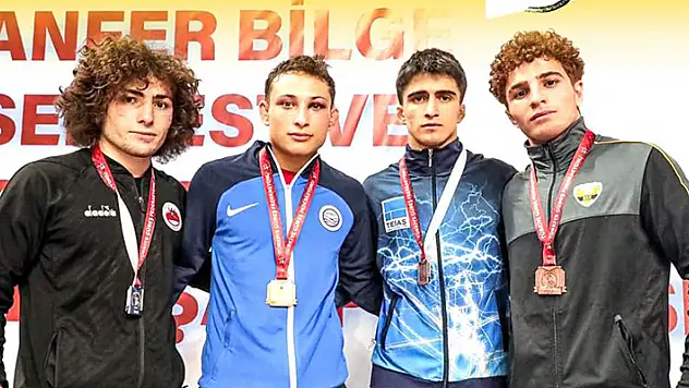 Emre Ege, güreşte Türkiye üçüncüsü